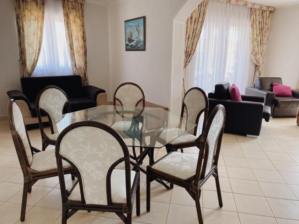 Apartments Sneki Baošići 外观 照片