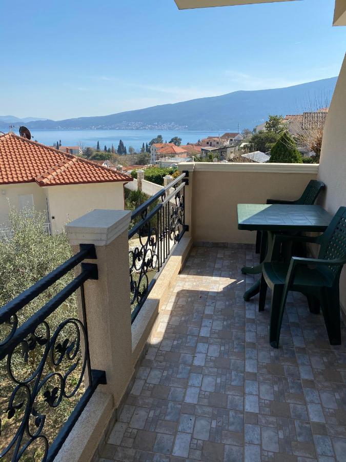 Apartments Sneki Baošići 外观 照片