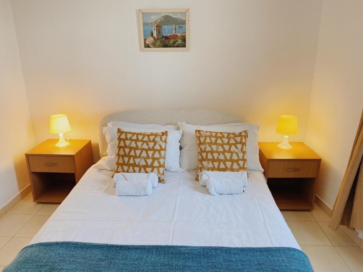 Apartments Sneki Baošići 外观 照片