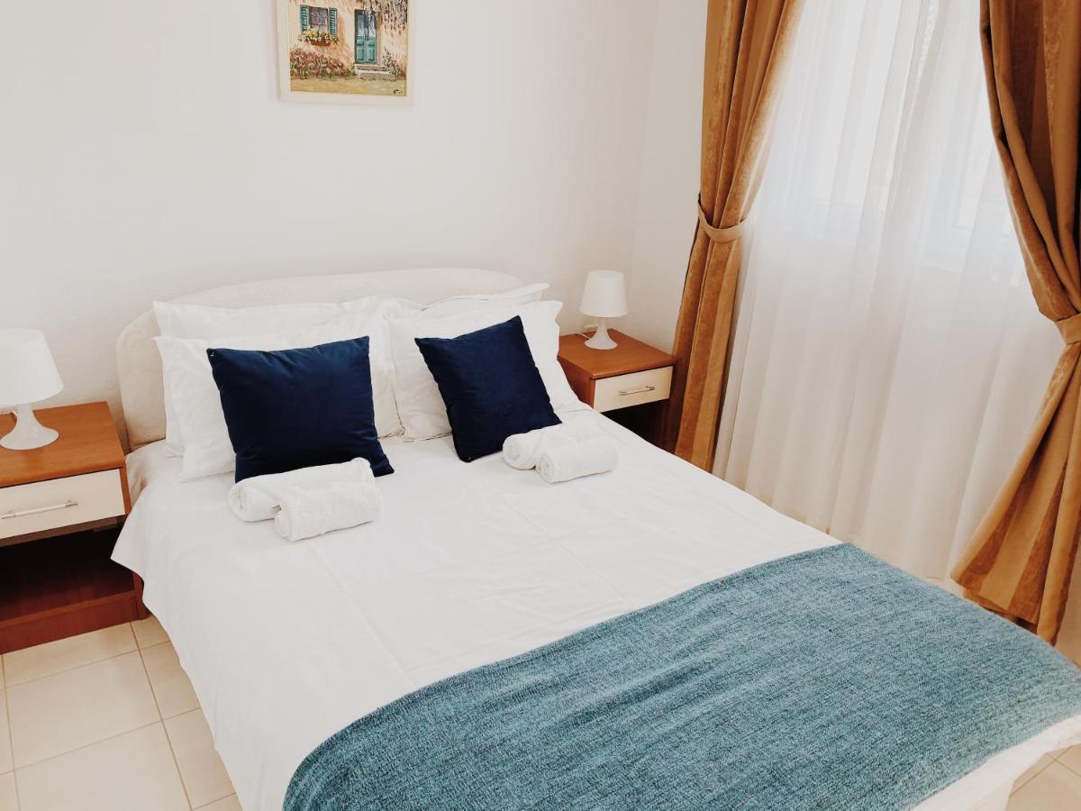 Apartments Sneki Baošići 外观 照片