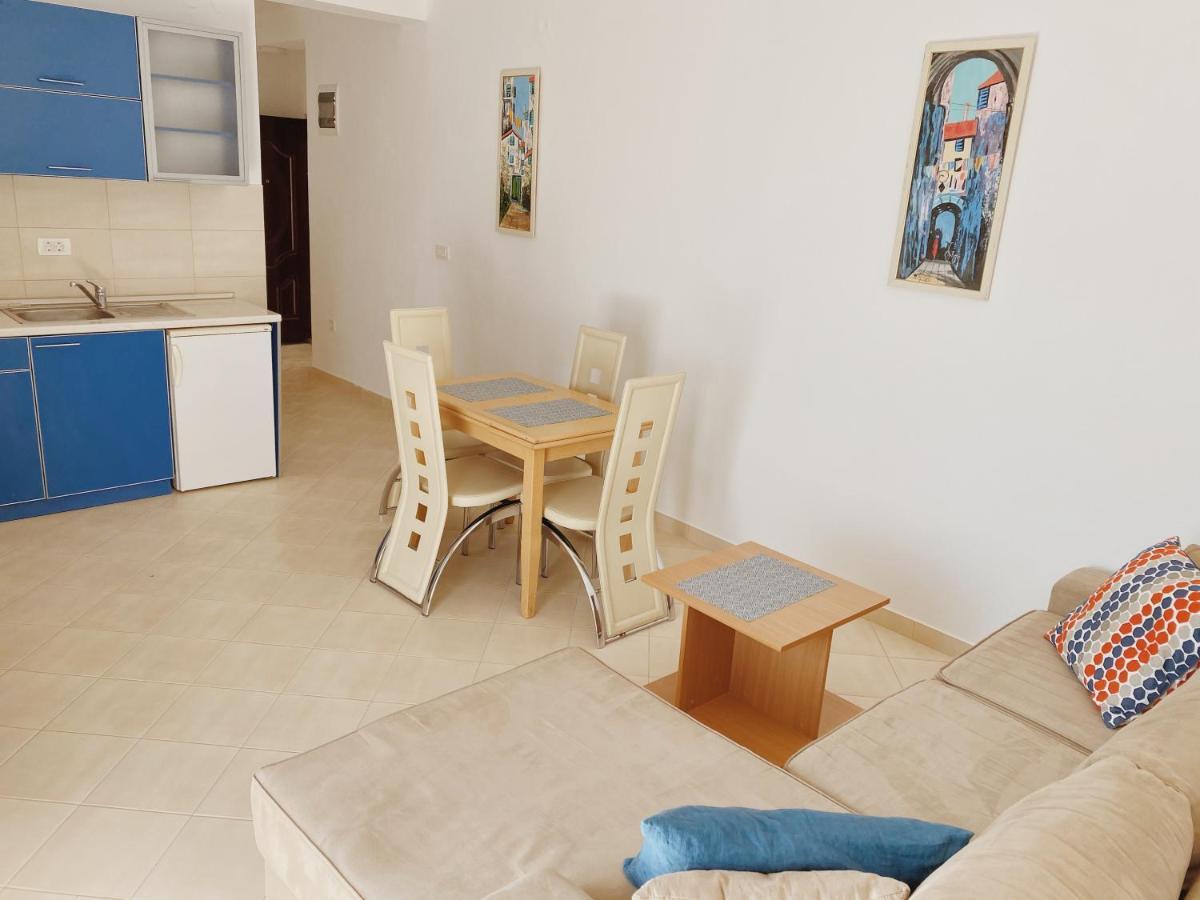 Apartments Sneki Baošići 外观 照片