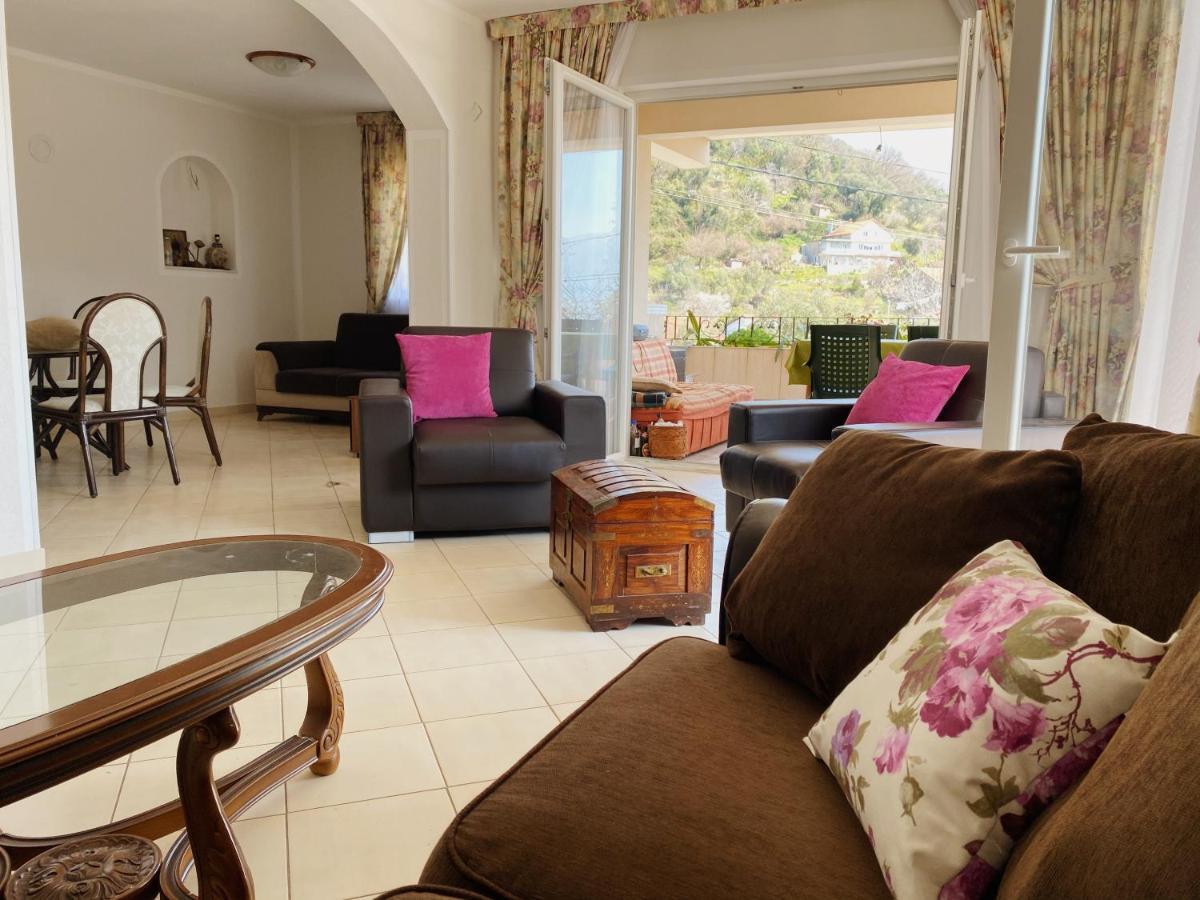 Apartments Sneki Baošići 外观 照片