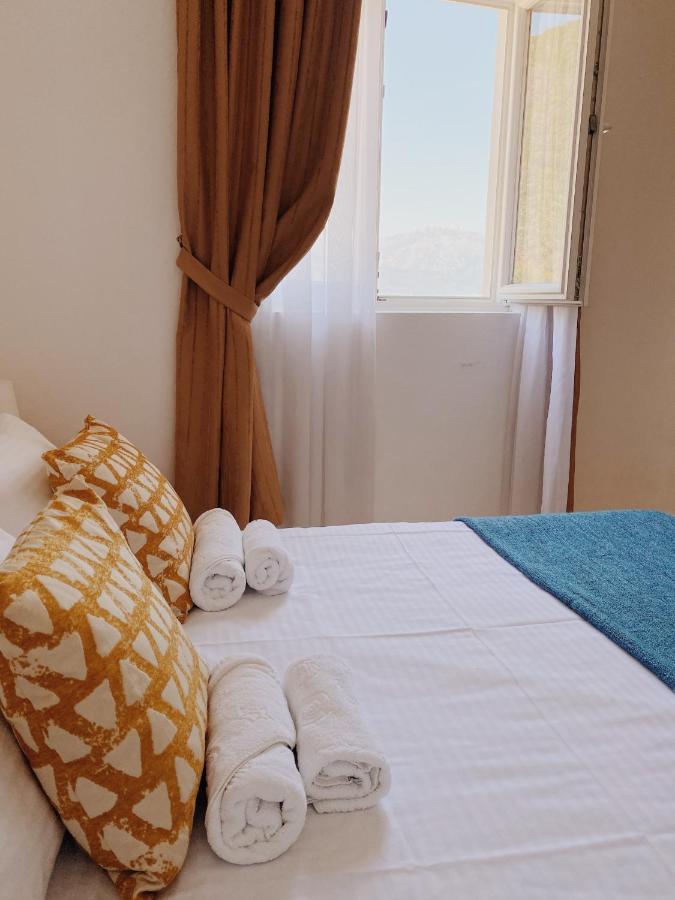 Apartments Sneki Baošići 外观 照片