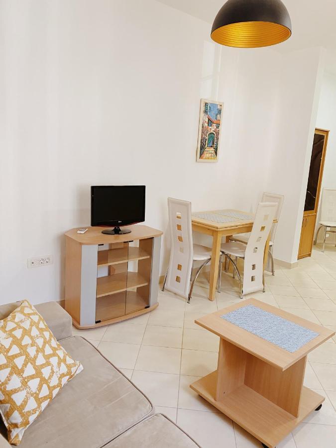 Apartments Sneki Baošići 外观 照片